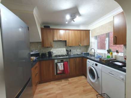 Stirrup Close, Upton, Image 2