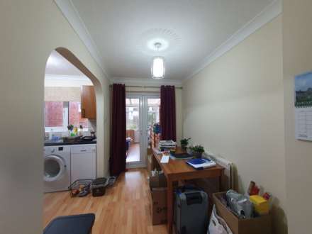 Stirrup Close, Upton, Image 3