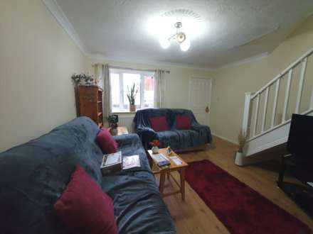 Stirrup Close, Upton, Image 5