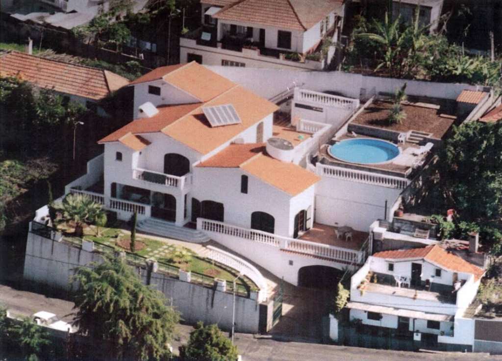Stunning villa by the sea set in Funchal, Madeira., Image 1
