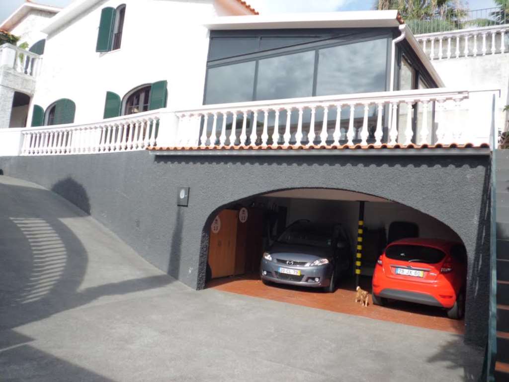 Stunning villa by the sea set in Funchal, Madeira., Image 2