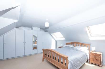 3 DOUBLE BEDROOMS 2 BATHROOM IN THE VILLAGE OF ST OUEN, scope to stamp your own mark, Image 6