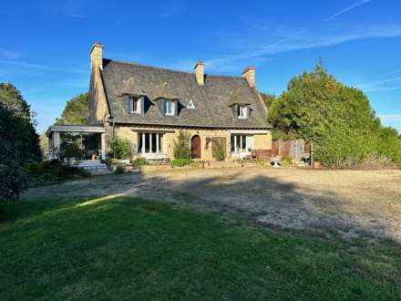 Bourseul, Brittany, France ITS ALL ABOUT LOCATION HIDDEN AWAY AND APPROCAHED BY LONG PRIVATE DRIVWAY 4 ACRES OF LAND, Image 3