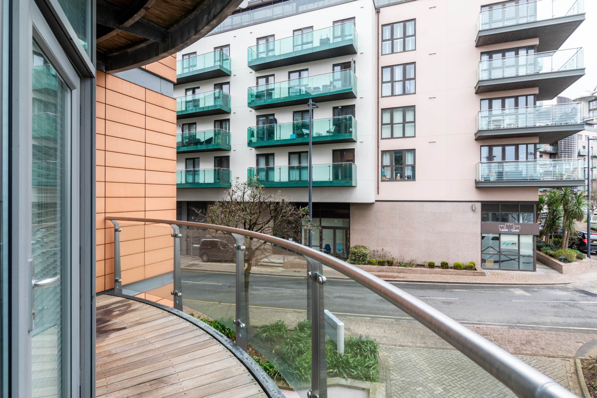 La Rue De Cararet, open viewing sat 19th  11-12 pm  1 harbour reach, Image 13