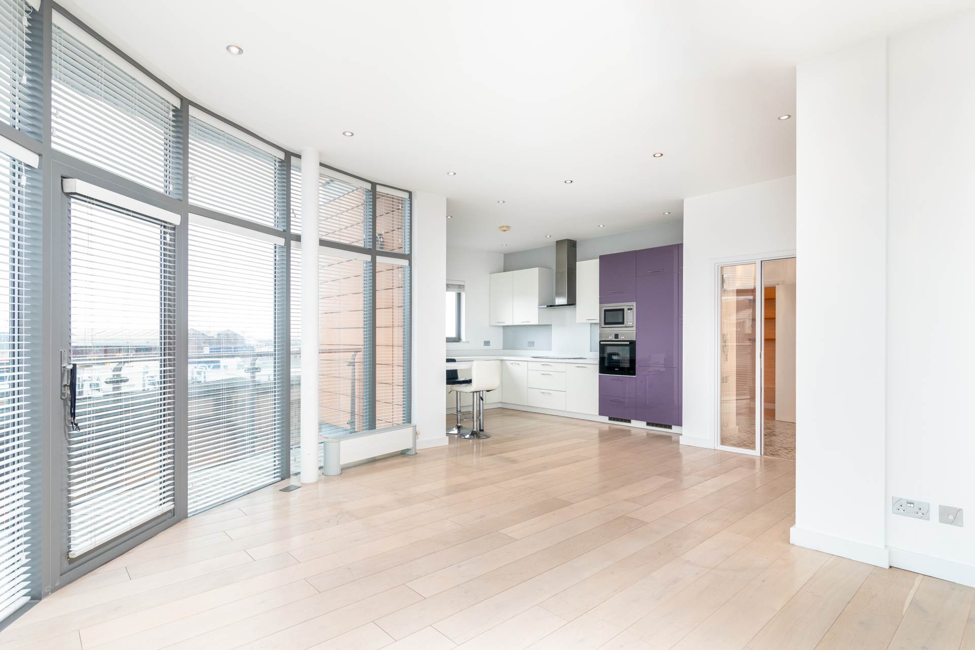 La Rue De Cararet, open viewing sat 19th  11-12 pm  1 harbour reach, Image 9