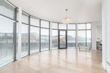 La Rue De Cararet, open viewing sat 19th  11-12 pm  1 harbour reach, Image 10