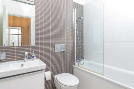 La Rue De Cararet, open viewing sat 19th  11-12 pm  1 harbour reach, Image 14