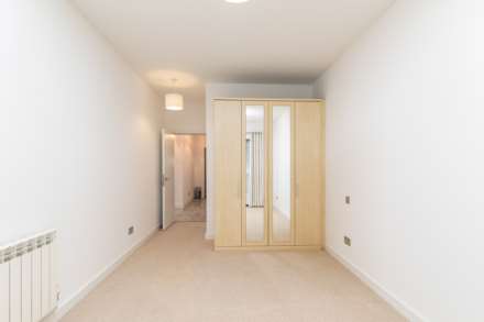La Rue De Cararet, open viewing sat 19th  11-12 pm  1 harbour reach, Image 15