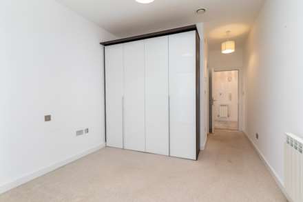 La Rue De Cararet, open viewing sat 19th  11-12 pm  1 harbour reach, Image 17