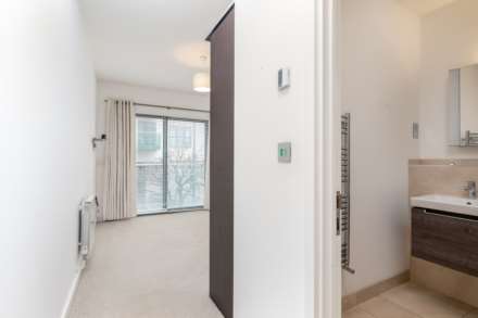 La Rue De Cararet, open viewing sat 19th  11-12 pm  1 harbour reach, Image 20