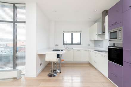 La Rue De Cararet, open viewing sat 19th  11-12 pm  1 harbour reach, Image 22