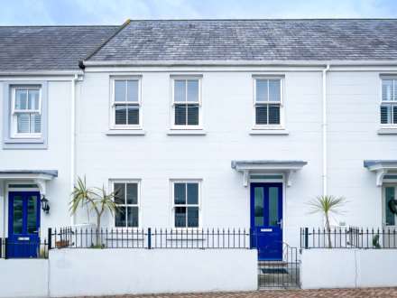Immaculate First time buyers home on a development of similar homes