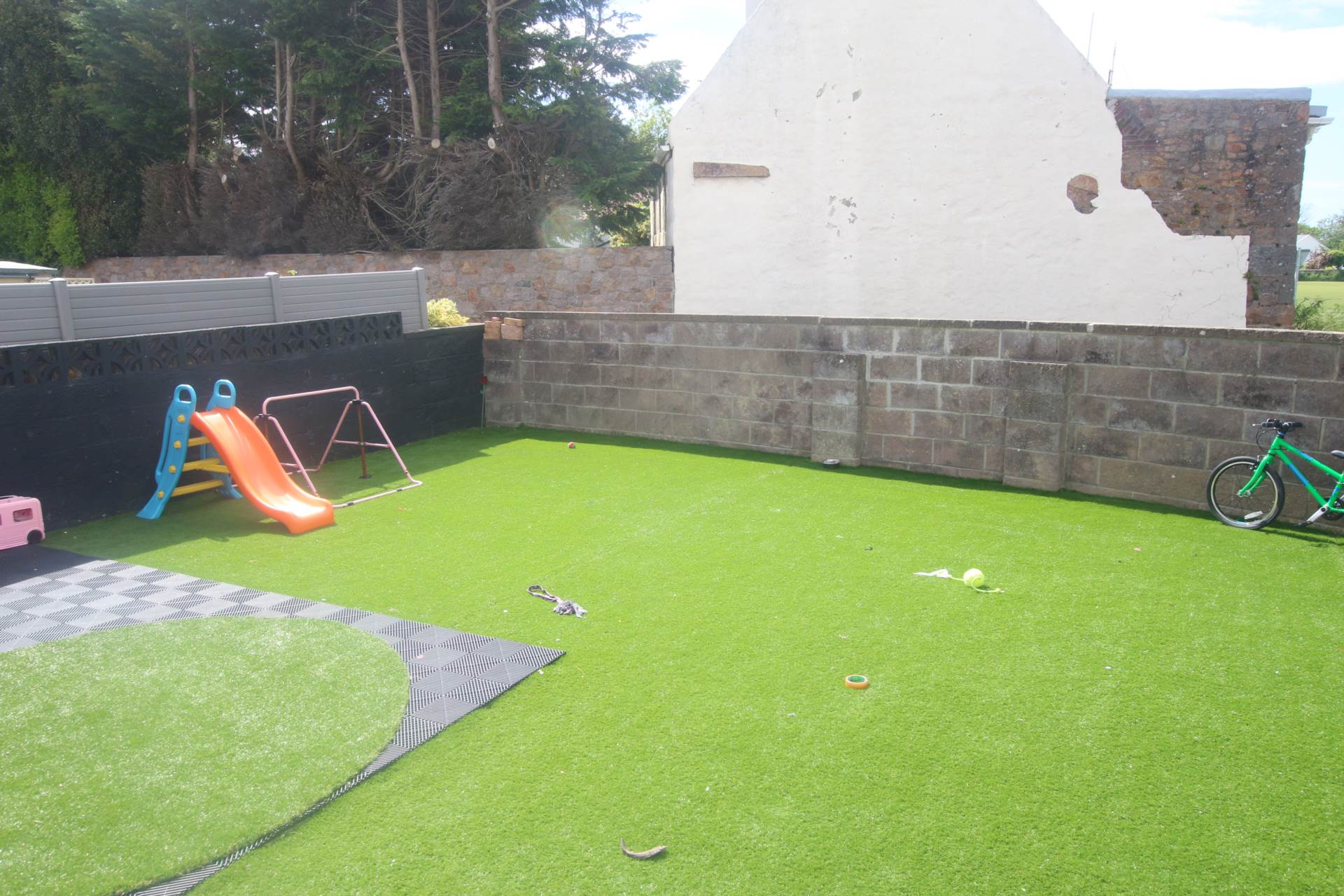 a transformation that works beautifully, in this 3-4 bed family  home safe secure garden for kids, light bright airy, Image 4