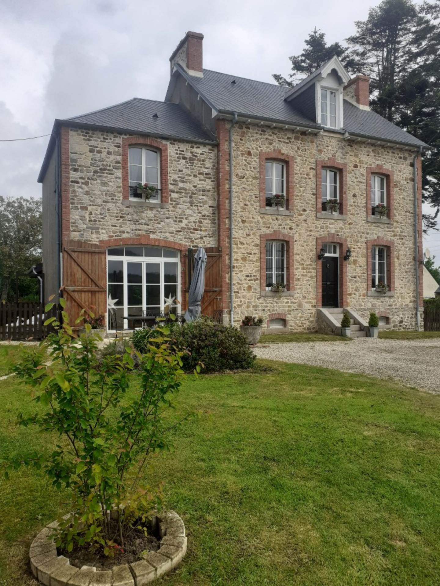 FULLY RENOVATED 4 STOREY, 5 BED 3 BATH STONE PROPERTY IN NORMANDY FRANCE - PERFECT FOR ALL THE FAMILY, Image 3