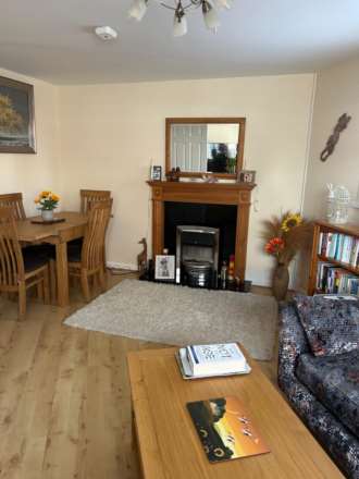 immaculate apartment self contained one double bedroom, bathroom separate kitchen, large lounge GREAT INVESTMENT, Image 8
