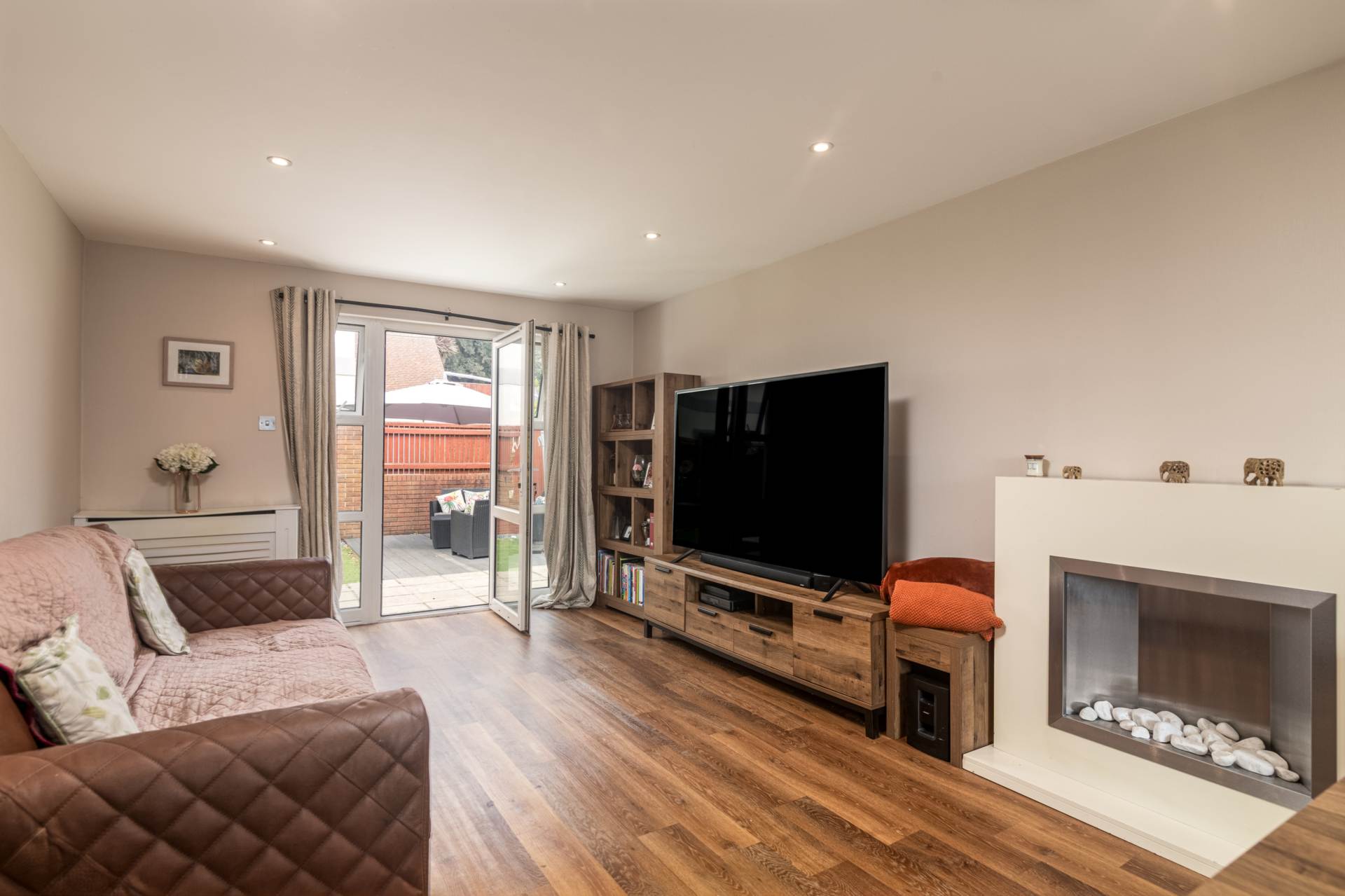 Oak tree Tree Gardens, St Helier immaculate first time buyers home that offers all, Image 7
