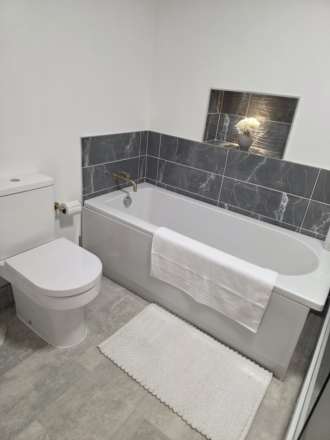A SLICE OF HEAVEN ON THE AVENUE. A VERY PLEASANT SURPRISE AWAITS YOU, Image 4