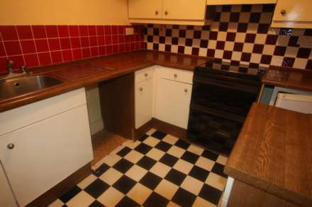 ST HELIER LARGE ONE BEDROOM GROUND FLOOR PARKING, GARDEN AND STOREROOM, Image 2