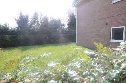 ST HELIER LARGE ONE BEDROOM GROUND FLOOR PARKING, GARDEN AND STOREROOM, Image 5