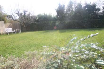 ST HELIER LARGE ONE BEDROOM GROUND FLOOR PARKING, GARDEN AND STOREROOM, Image 8