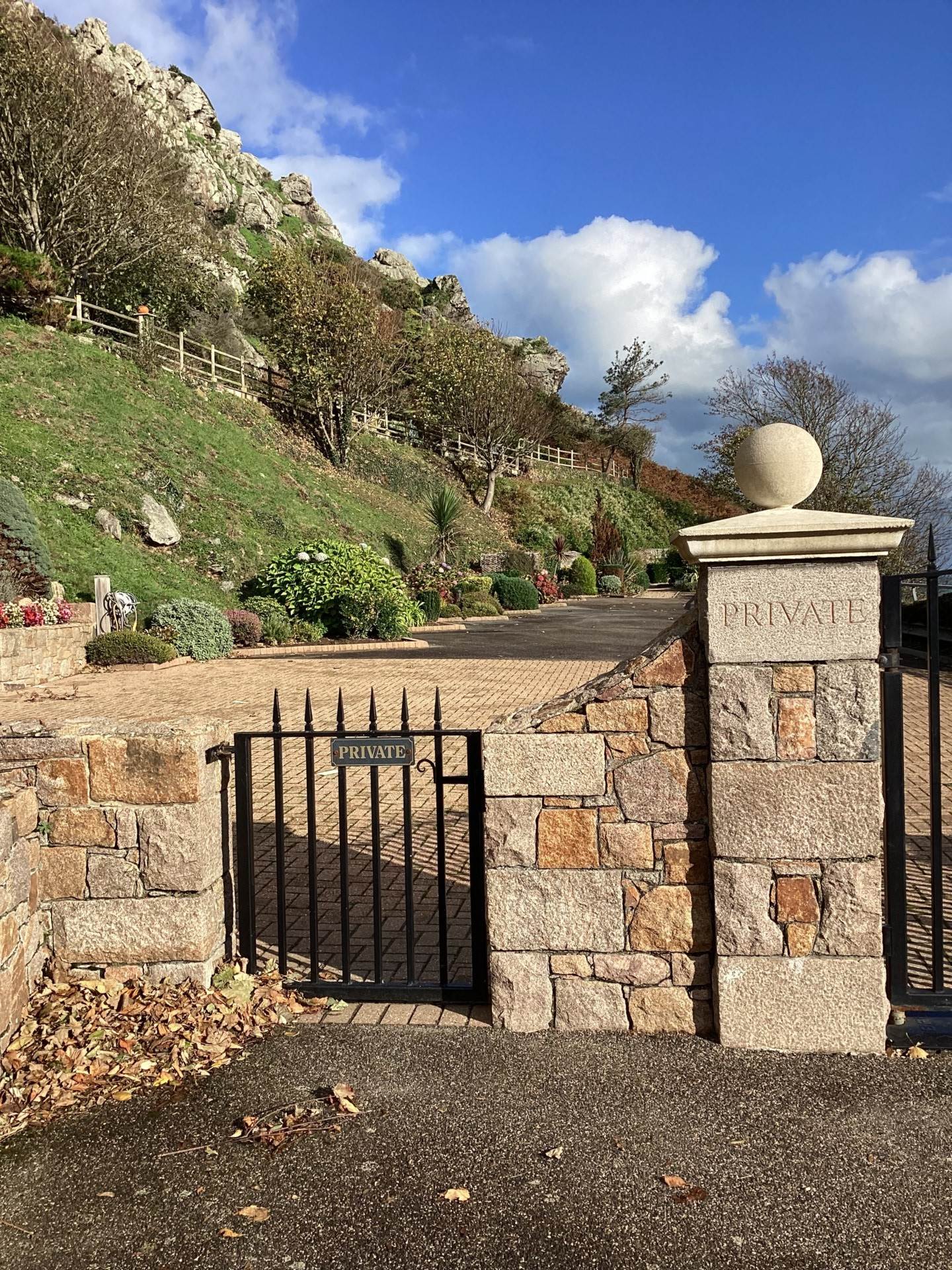 A home with a view, and more than meet the eye, Image 10