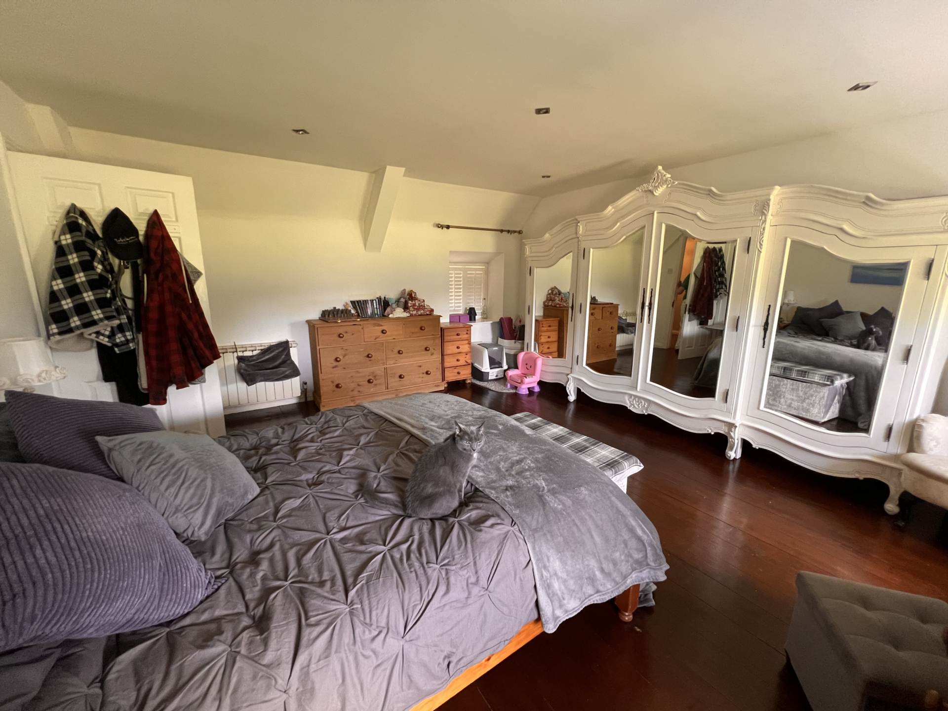 A home with a view, and more than meet the eye, Image 17