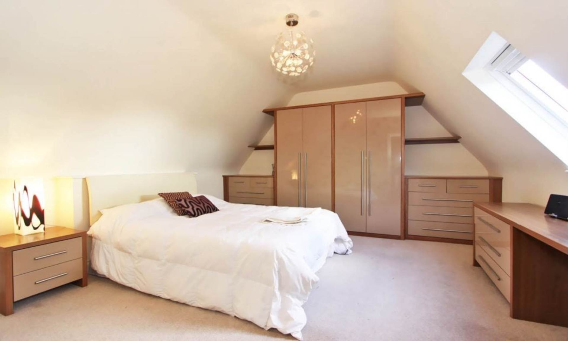 A home with a view, and more than meet the eye, Image 22