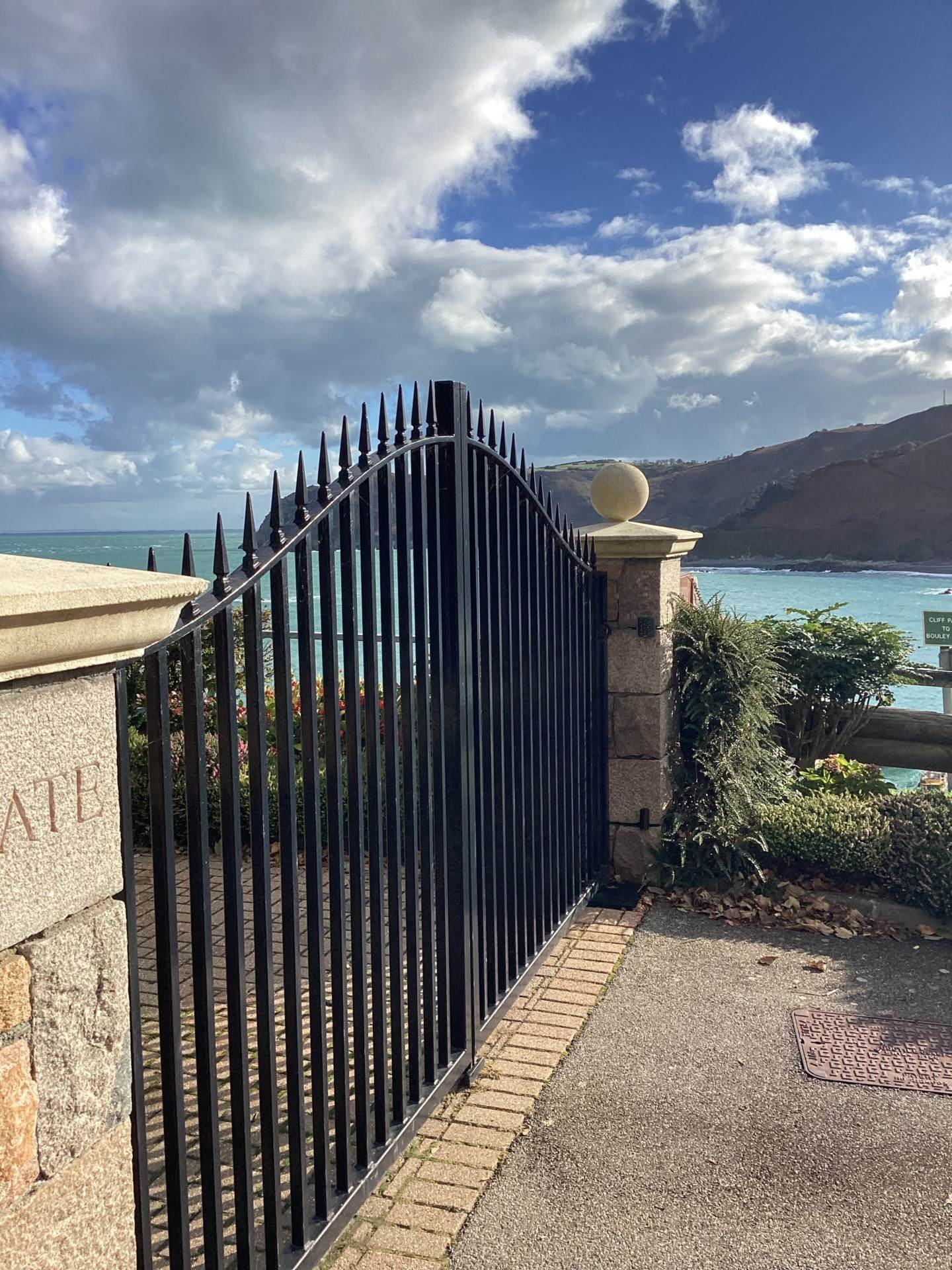 A home with a view, and more than meet the eye, Image 8