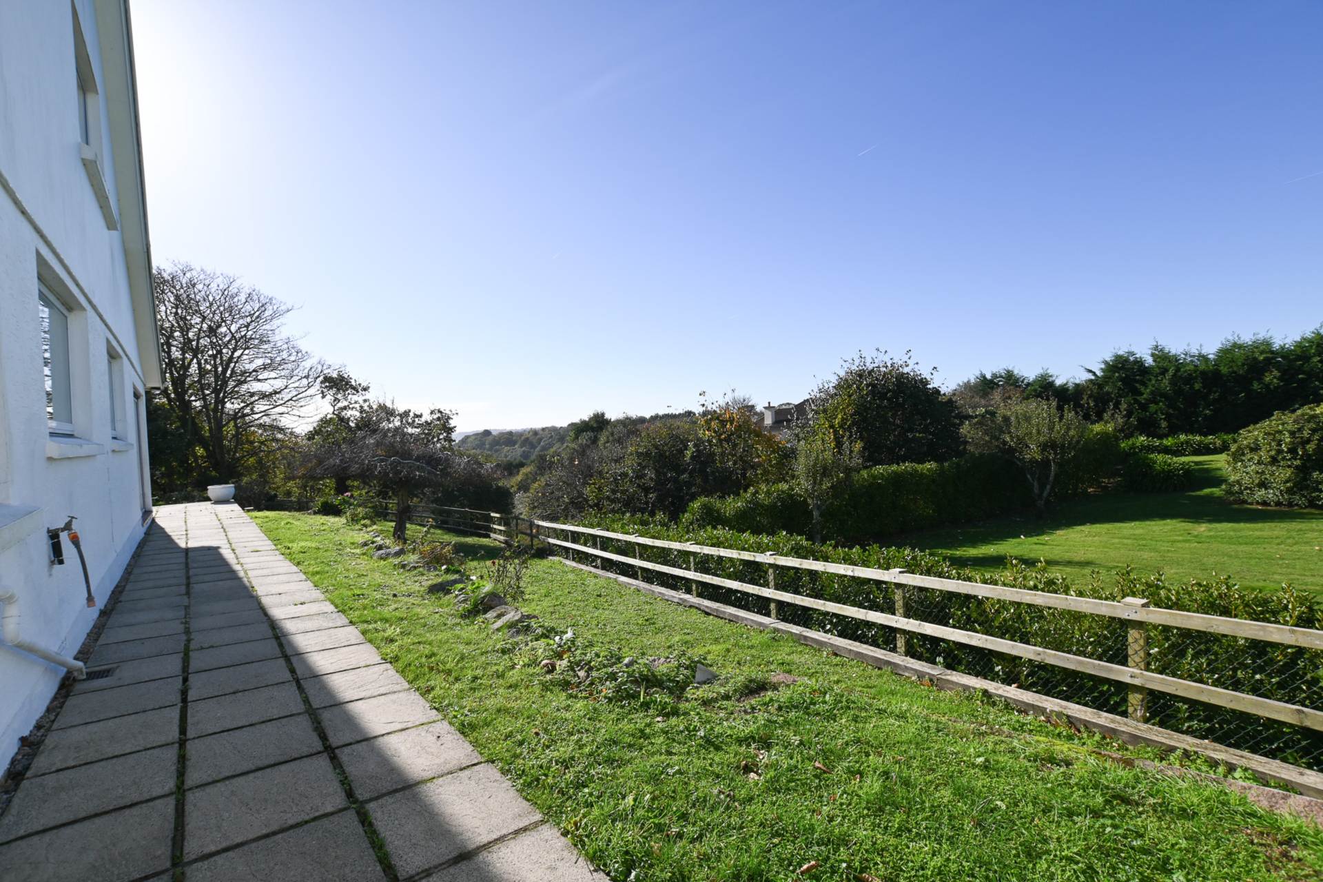 FAR  RFOM THE MADDENING CROWD, Image 15