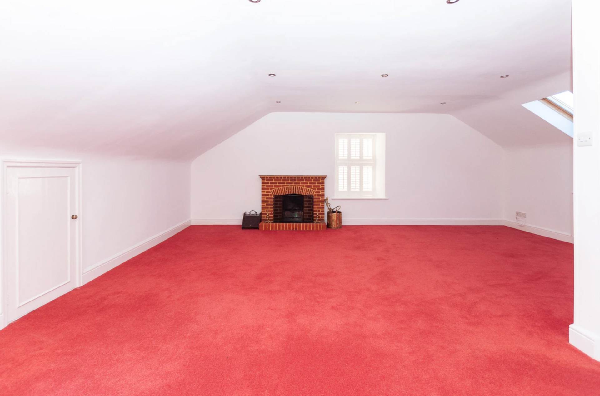 MORE THAN MEETS THE EYE A HOME THAT CATERS FOR ALL THE FAMILY, 2-3 GENERATION WITH LARGE FARMHOUSE, AND SO IT GOES ON, Image 8