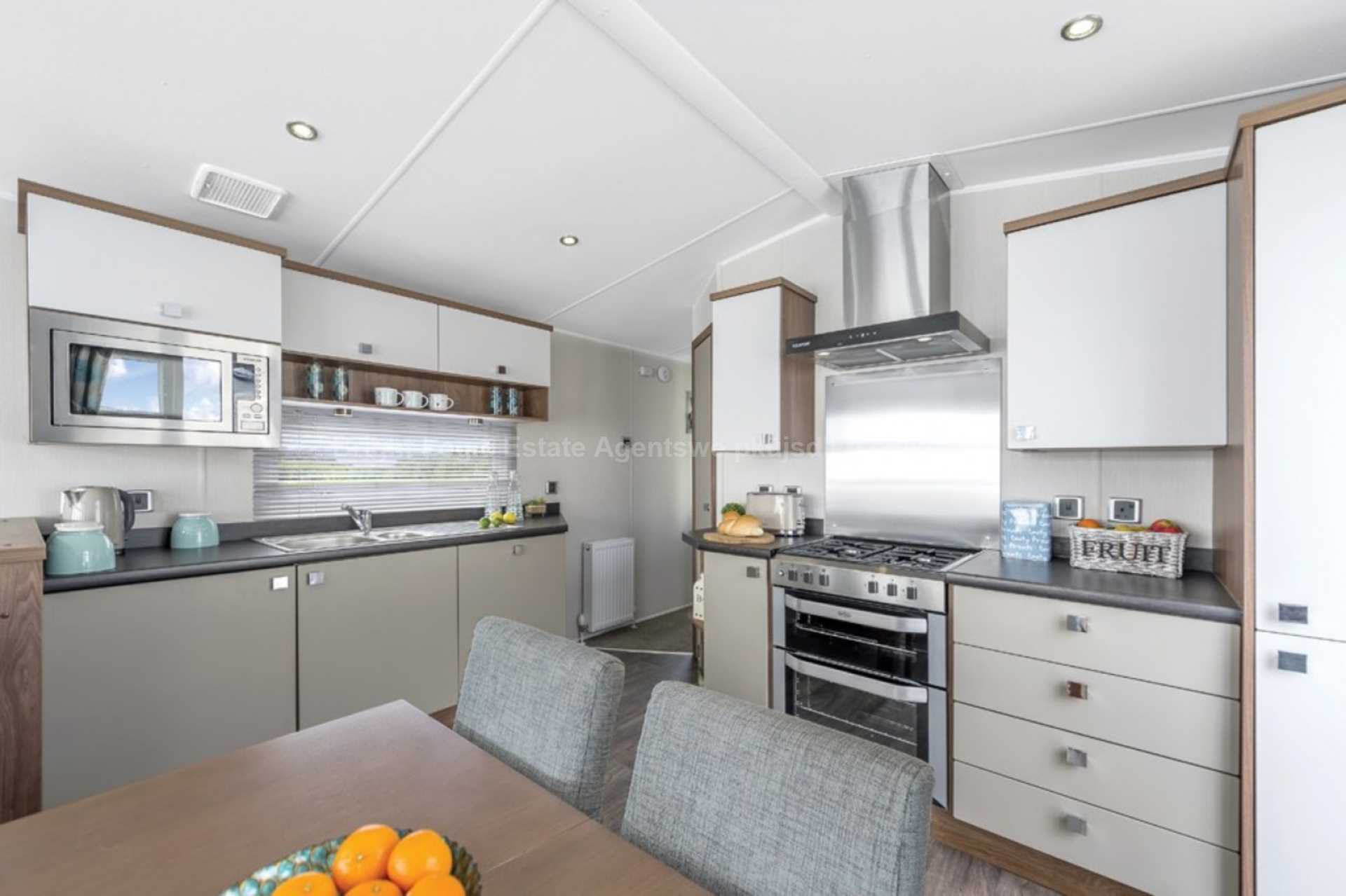 St. George's Court, Wallingford, OX10 9ZZ, Image 3