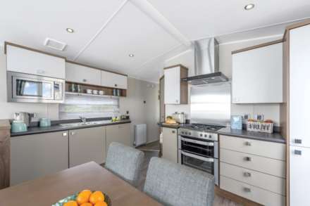 St. George's Court, Wallingford, OX10 9ZZ, Image 3