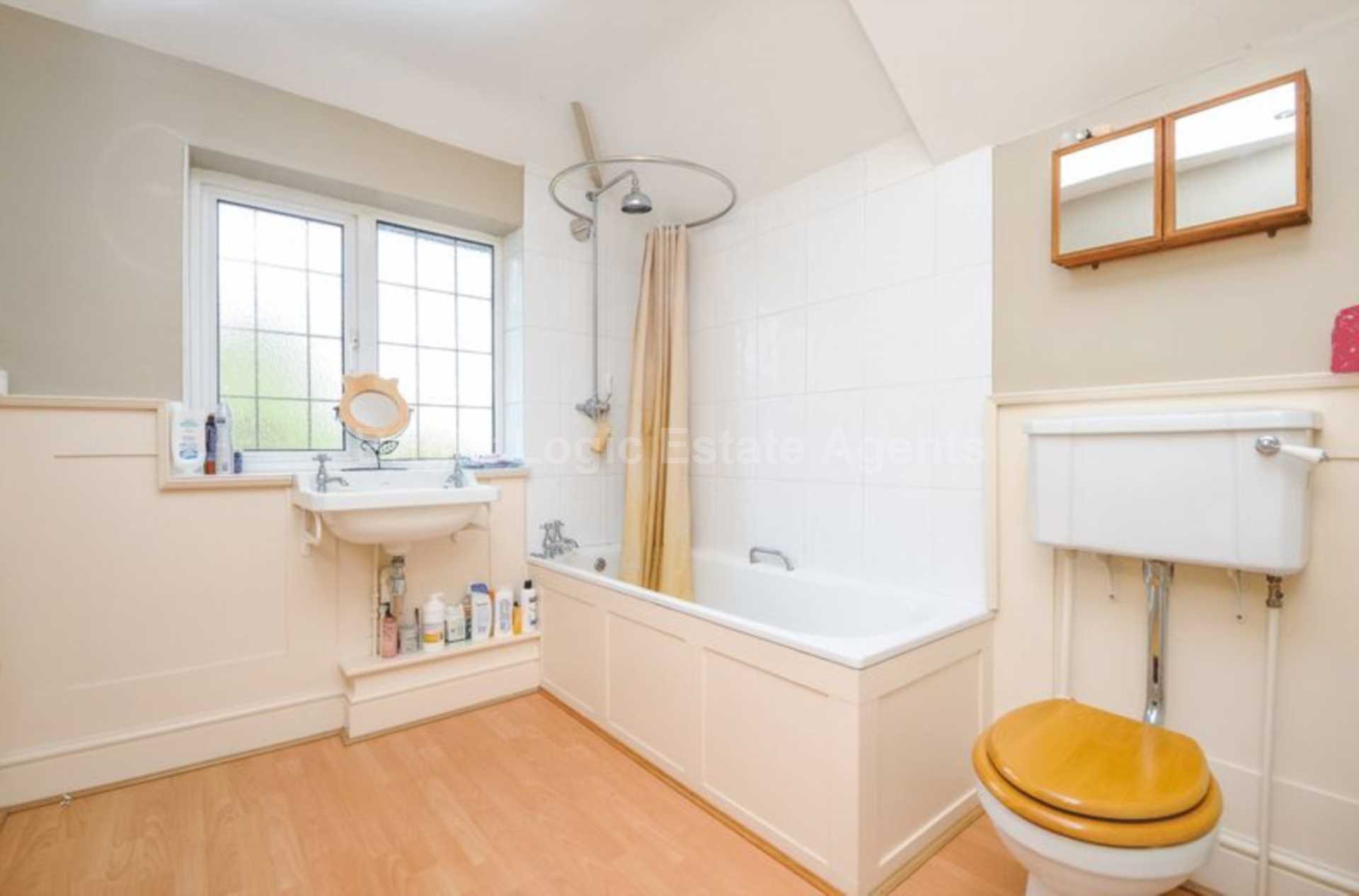 Eves Crescent, Chelmsford, CM1 4HS, Image 2