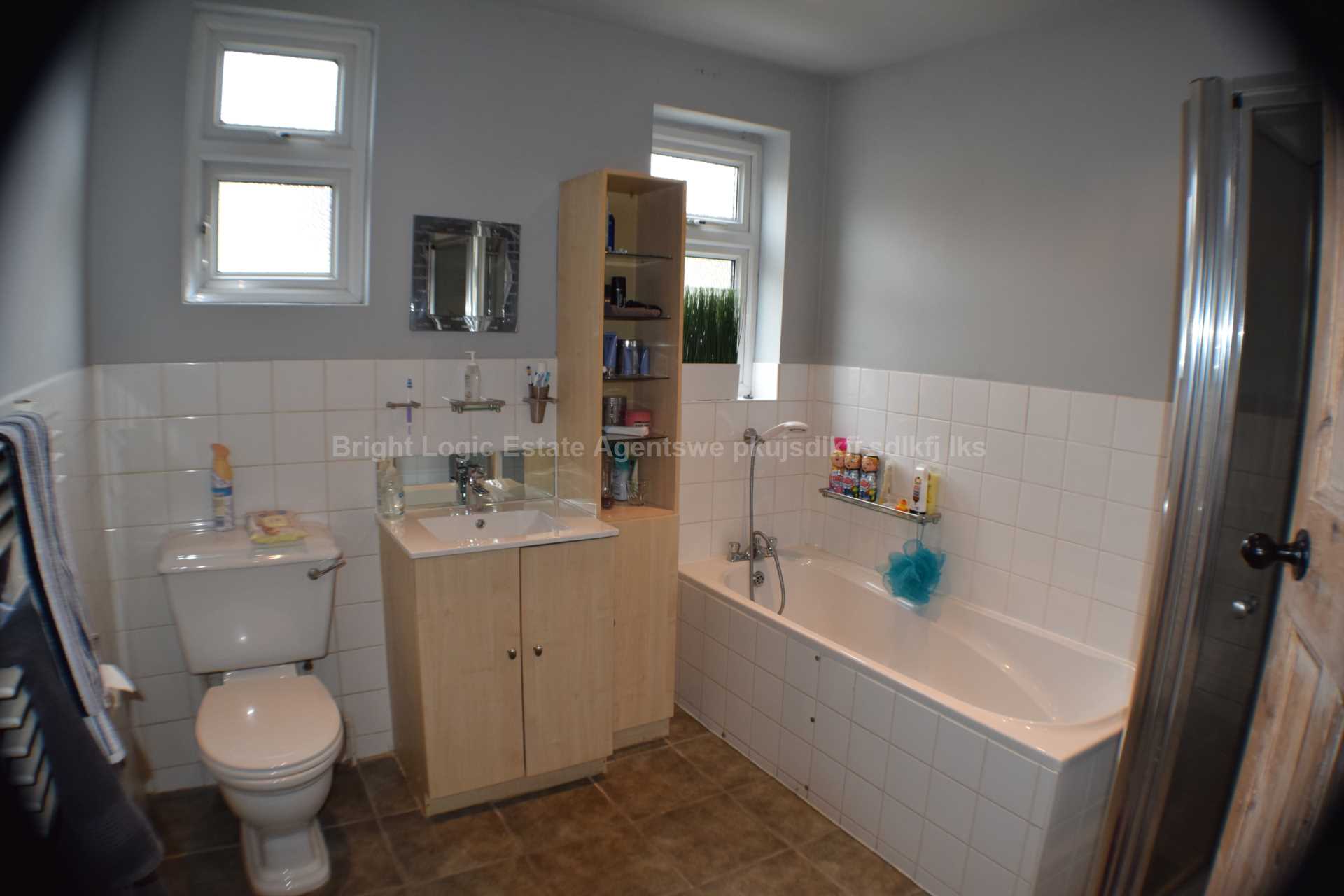 West Road, Westcliff-On-Sea, SS0 9DB, Image 12