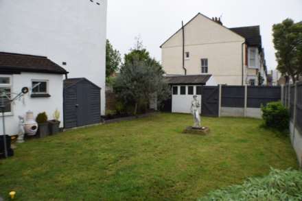 West Road, Westcliff-On-Sea, SS0 9DB, Image 19