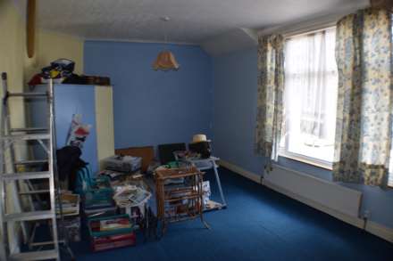 Shaftesbury Avenue, Thorpe Bay, SS1 3AW, Image 5