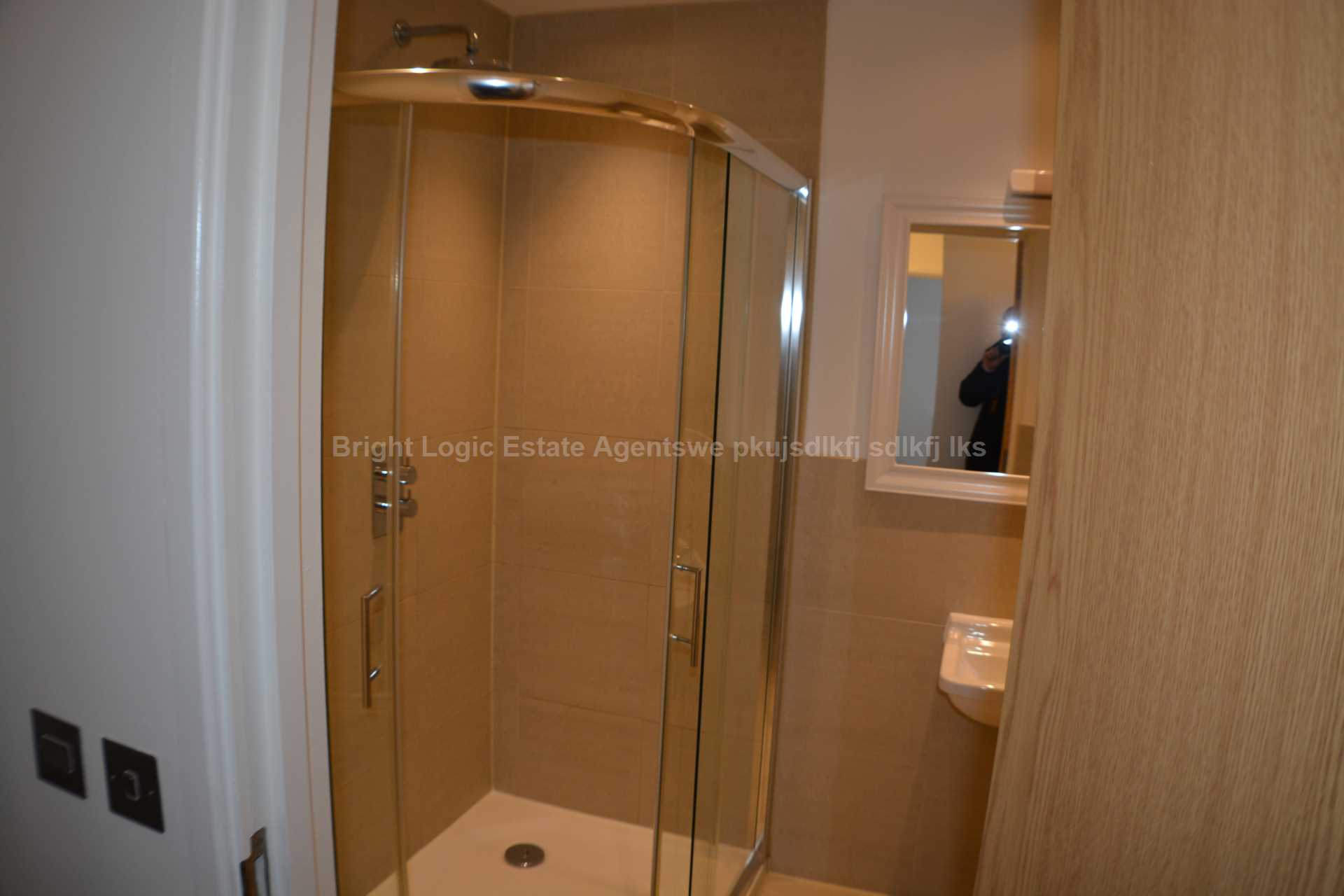 Cricketfield Grove, Leigh-On-Sea, SS9 3EJ, Image 4