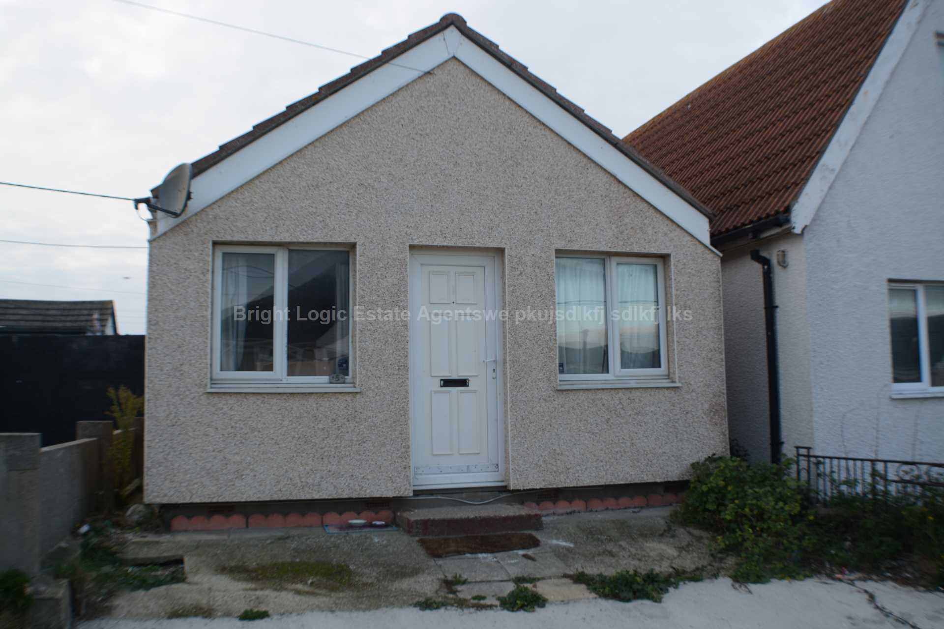 Vauxhall Avenue, Jaywick, CO15 2LA, Image 1