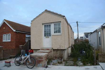 Vauxhall Avenue, Jaywick, CO15 2LA, Image 1