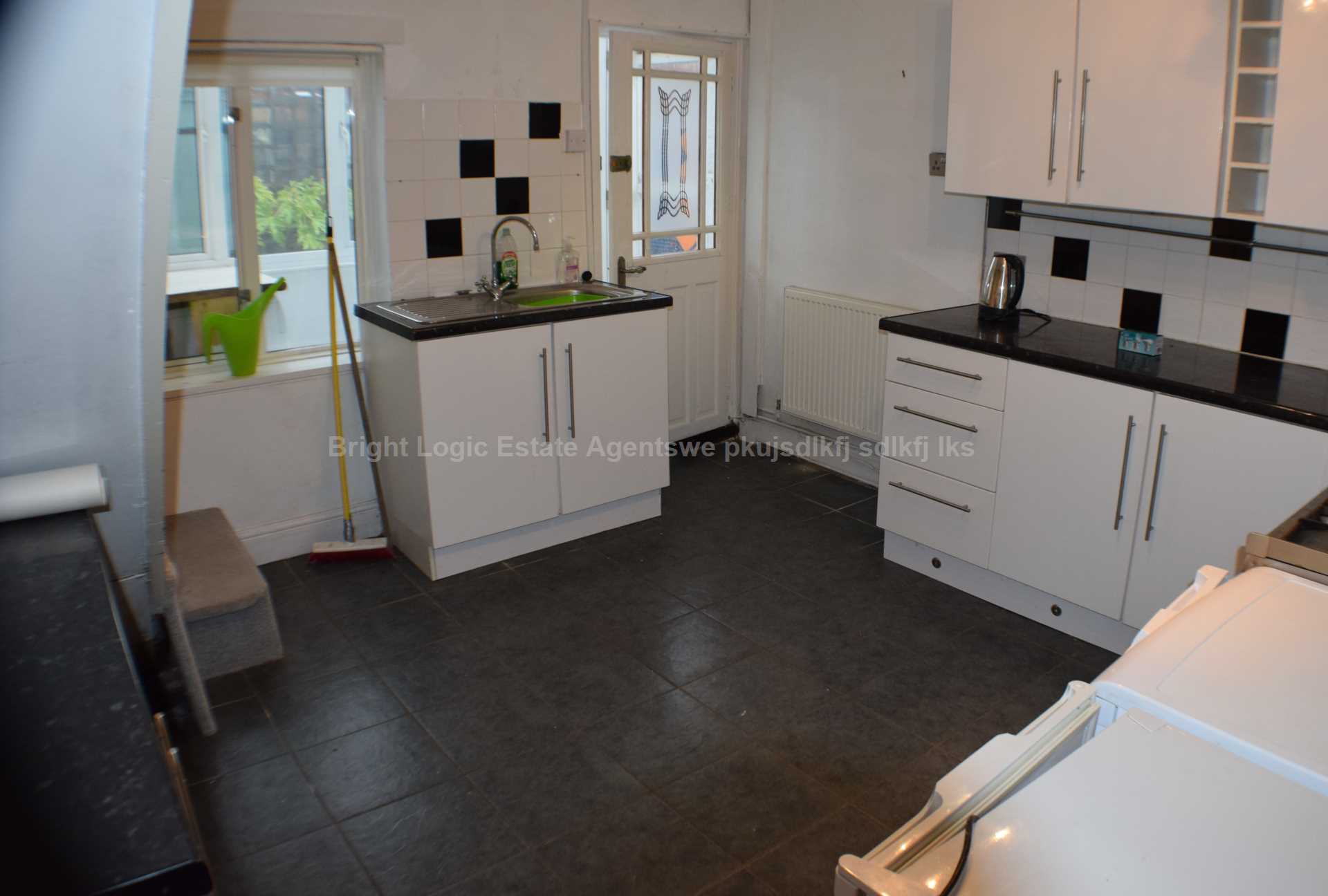 Portland Avenue, Dovercourt, CO12 3QN, Image 2