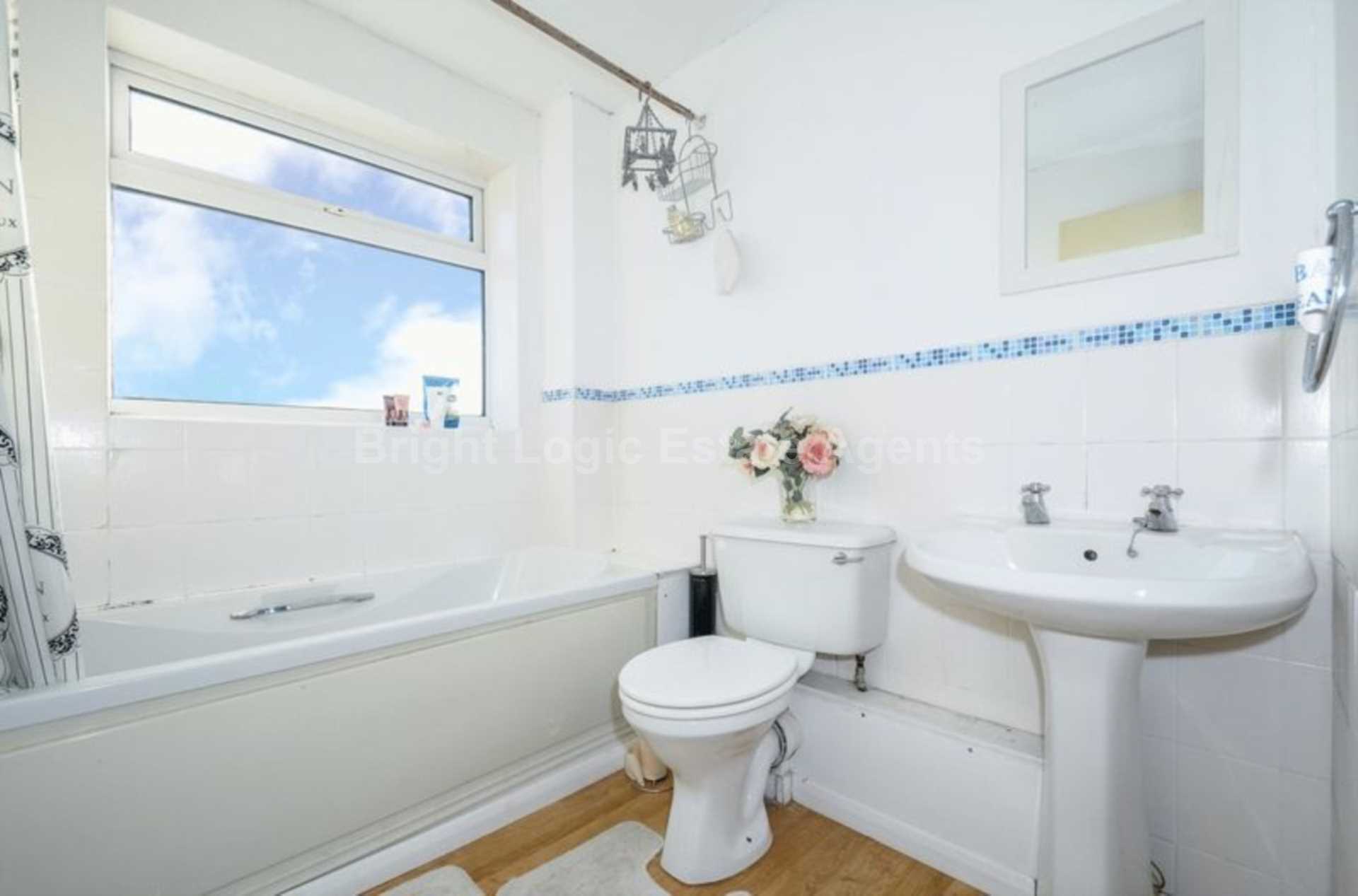 Vale Avenue, Grove, OX12 7NS, Image 3