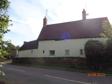 2 Bedroom Cottage, Melchbourne