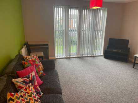 Connaught Heights, New Road, Hillingdon, Image 5