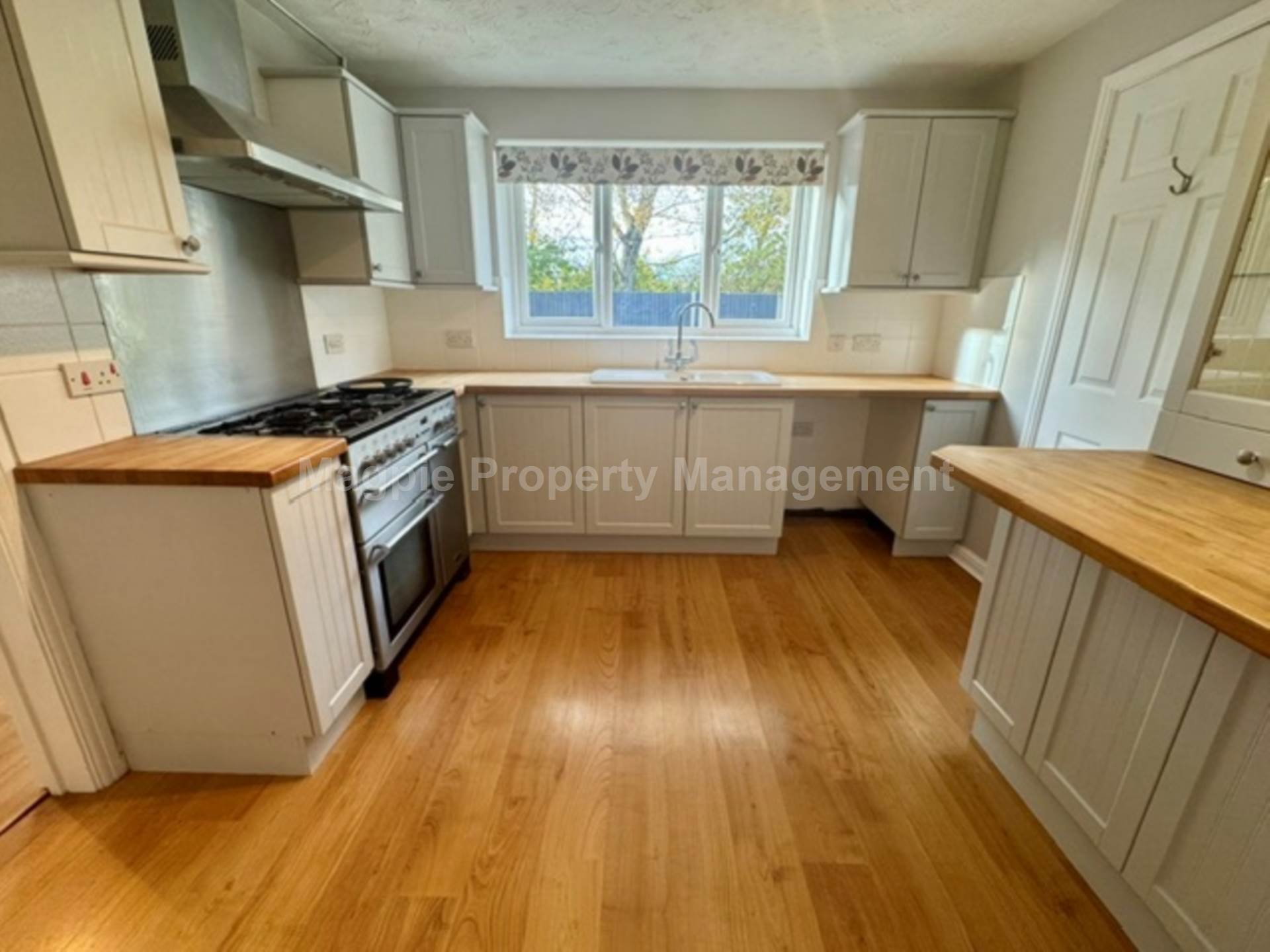 Hawkesford Way, St Neots, Image 2