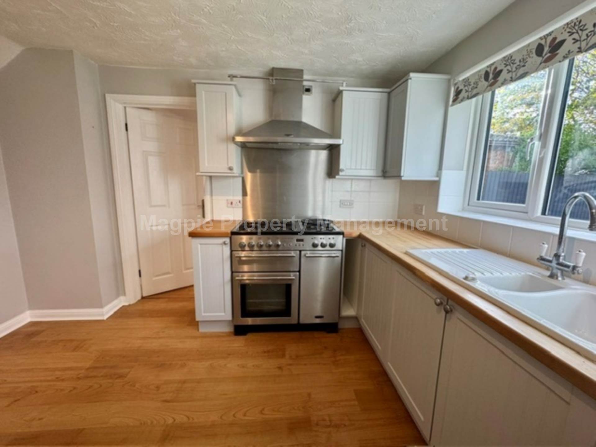 Hawkesford Way, St Neots, Image 3