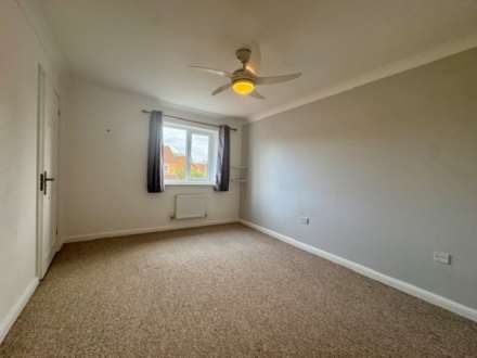 Hawkesford Way, St Neots, Image 16