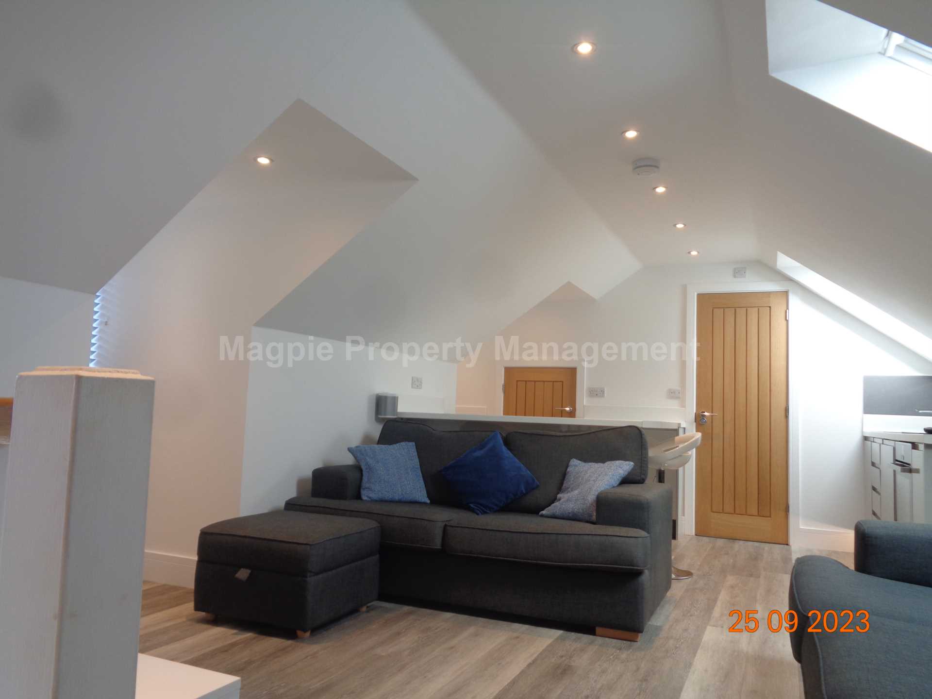 **ALL BILLS INCLUDED**, Eaton Socon, Image 2