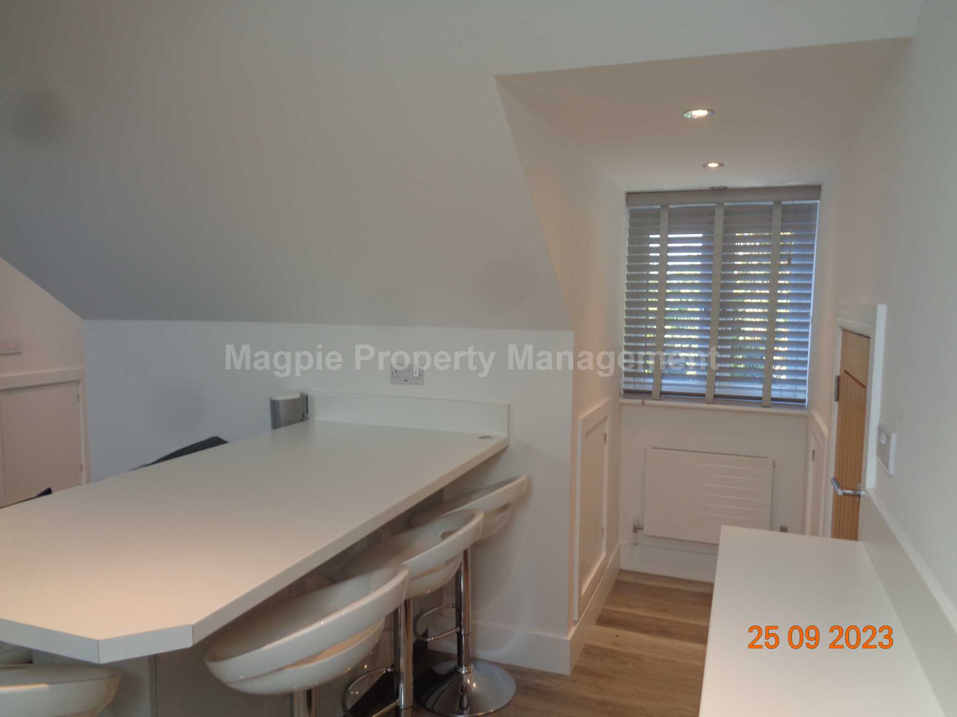 **ALL BILLS INCLUDED**, Eaton Socon, Image 4