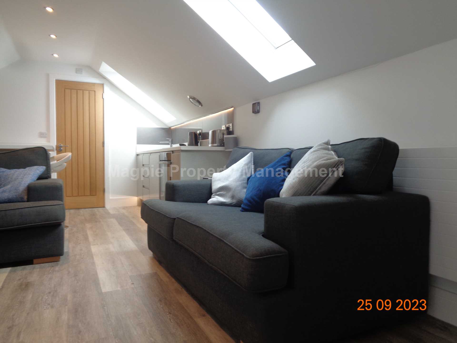 **ALL BILLS INCLUDED**, Eaton Socon, Image 5