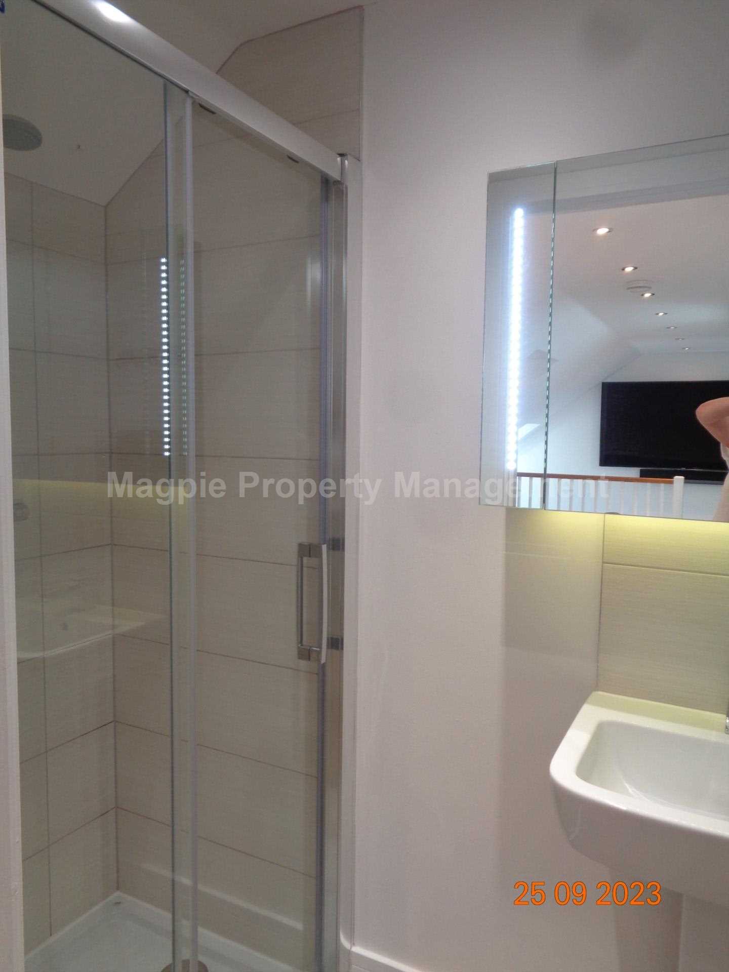 **ALL BILLS INCLUDED**, Eaton Socon, Image 8